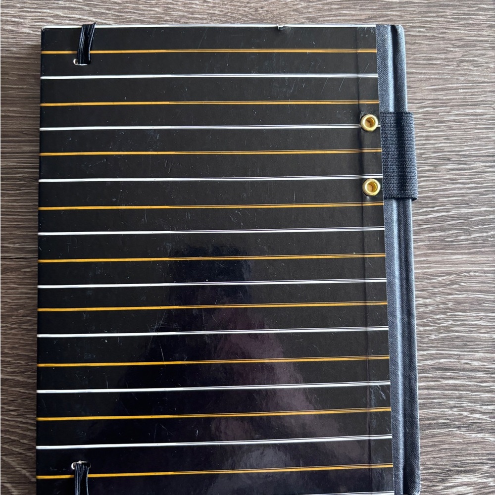Notebook - Picture 2 of 5